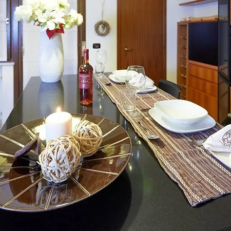 Elegance And Comfort A Due Passi Da Centro Apartman *