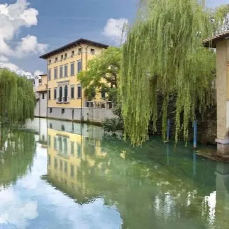 Elegance And Comfort A Due Passi Da Centro Apartman